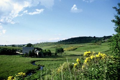 Paysage de Margeride et hameau des Martines