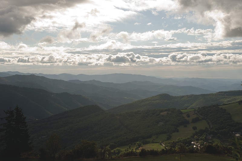 Le Pompidou et les corniches des Cévennes