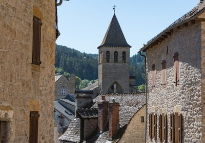 Rue de Chanac et son église