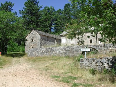 Le village mort de la Chaumette sur le Causse de Mende