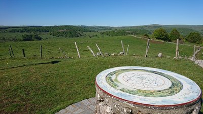 Table d'orientation au sommet